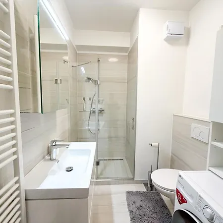 公寓 Simcity 12 I Square, Garage Parking, Balcony, Self Check In Just 5 Min Walk To The Old Town *